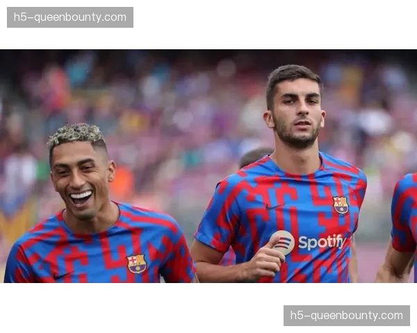 第70分钟，巴萨主帅哈维用费兰·托雷斯换下拉菲尼亚，意图加强边路突破