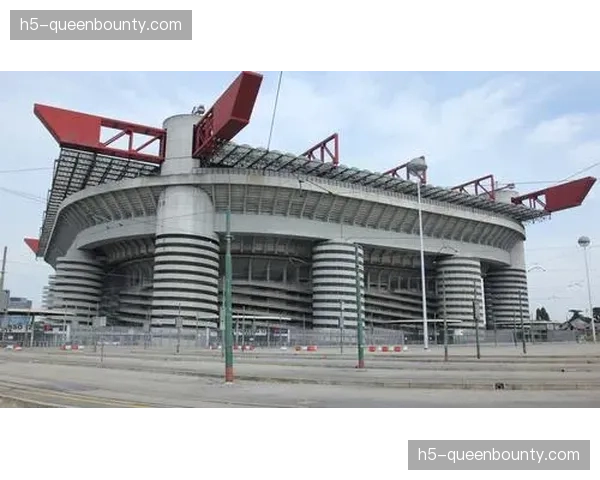 圣西罗-梅阿查球场南看台改造工程启动，将于下赛季前完工