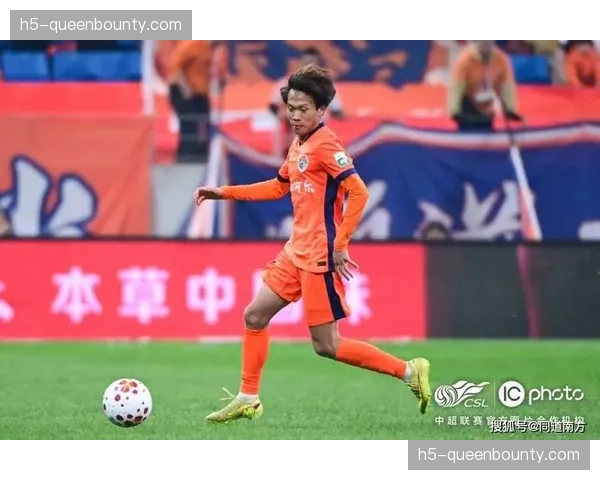 【2026年4月中超联赛·人物·特写人物特写：十八岁小将首次中超首发，赛后与父亲通话激动落泪